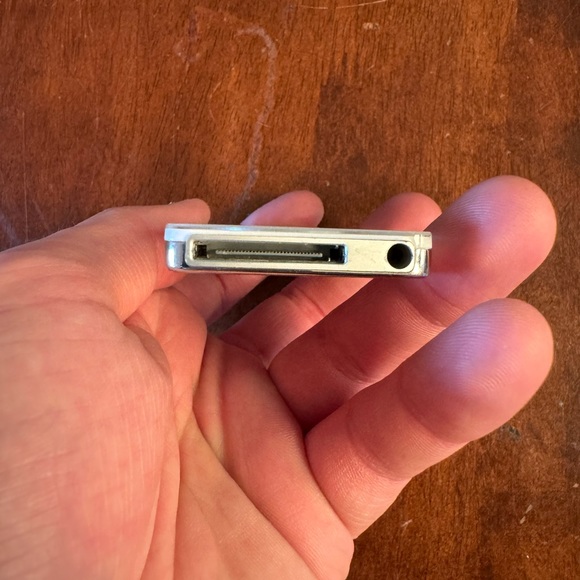 iPod Nano (1st Generation) 2GB - White - Picture 8 of 8